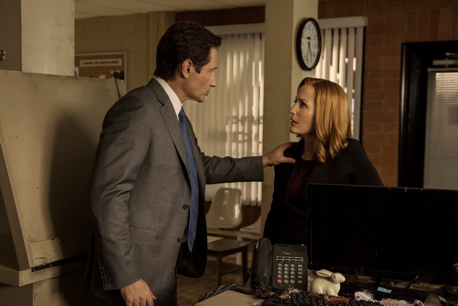 Mulder and Scully Meet the Were-Monster 16